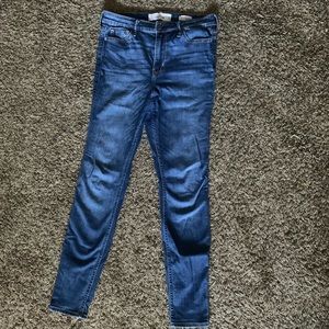 Hollister high rise super skinny jean 7R